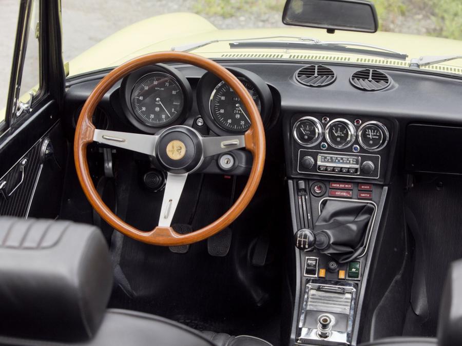 Торпедо Alfa Romeo 2000 Spider Veloce (115) 1971 года  (NA) (фото 11 из 15)
